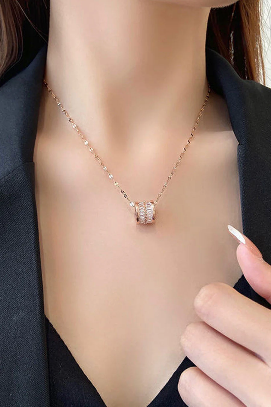 18K Gold Plated Stainless Steel Rhinestone Circle Pendant  Necklace