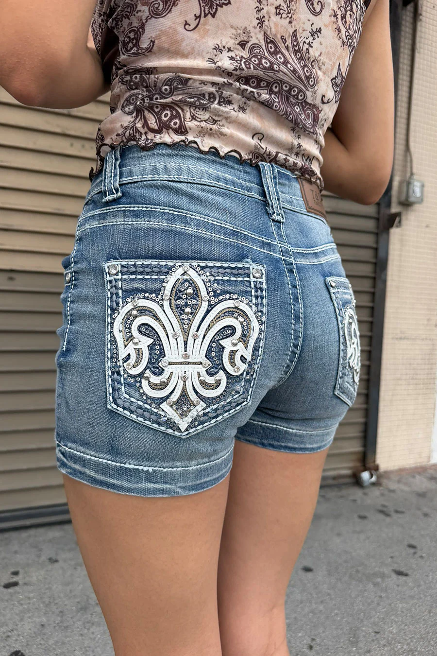 2000s Fleur De Lis Bedazzled Rhinestone Denim Shorts - Image 3