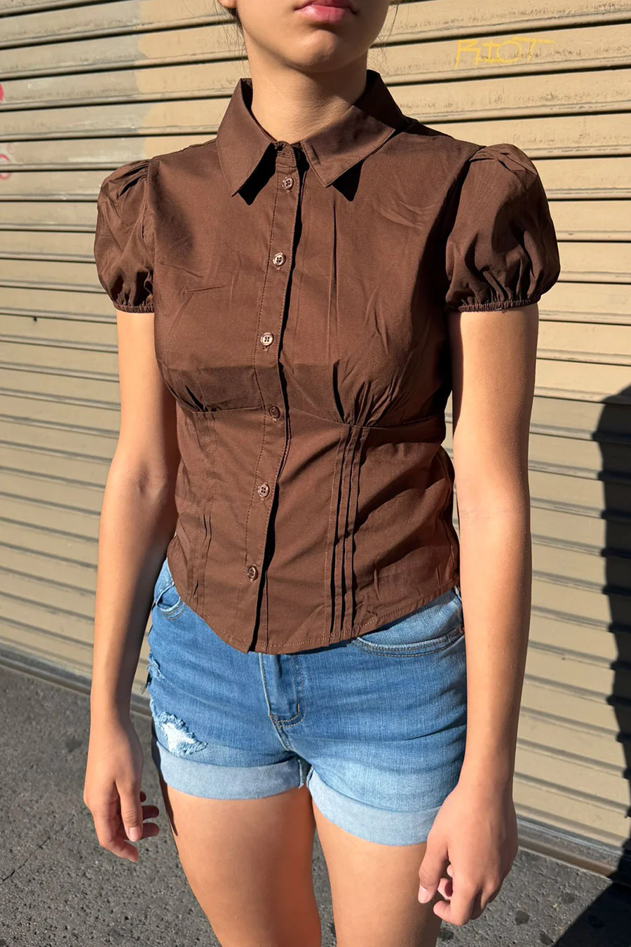 Clean Girl Puffed Short-Sleeve Button-Up Fitted Cotton Blend Shirt - Image 9