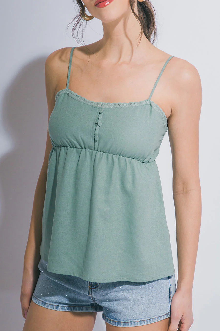 Linen-Blend Ruffled Edge Button-Decorated Cami Flowy Top - Image 12